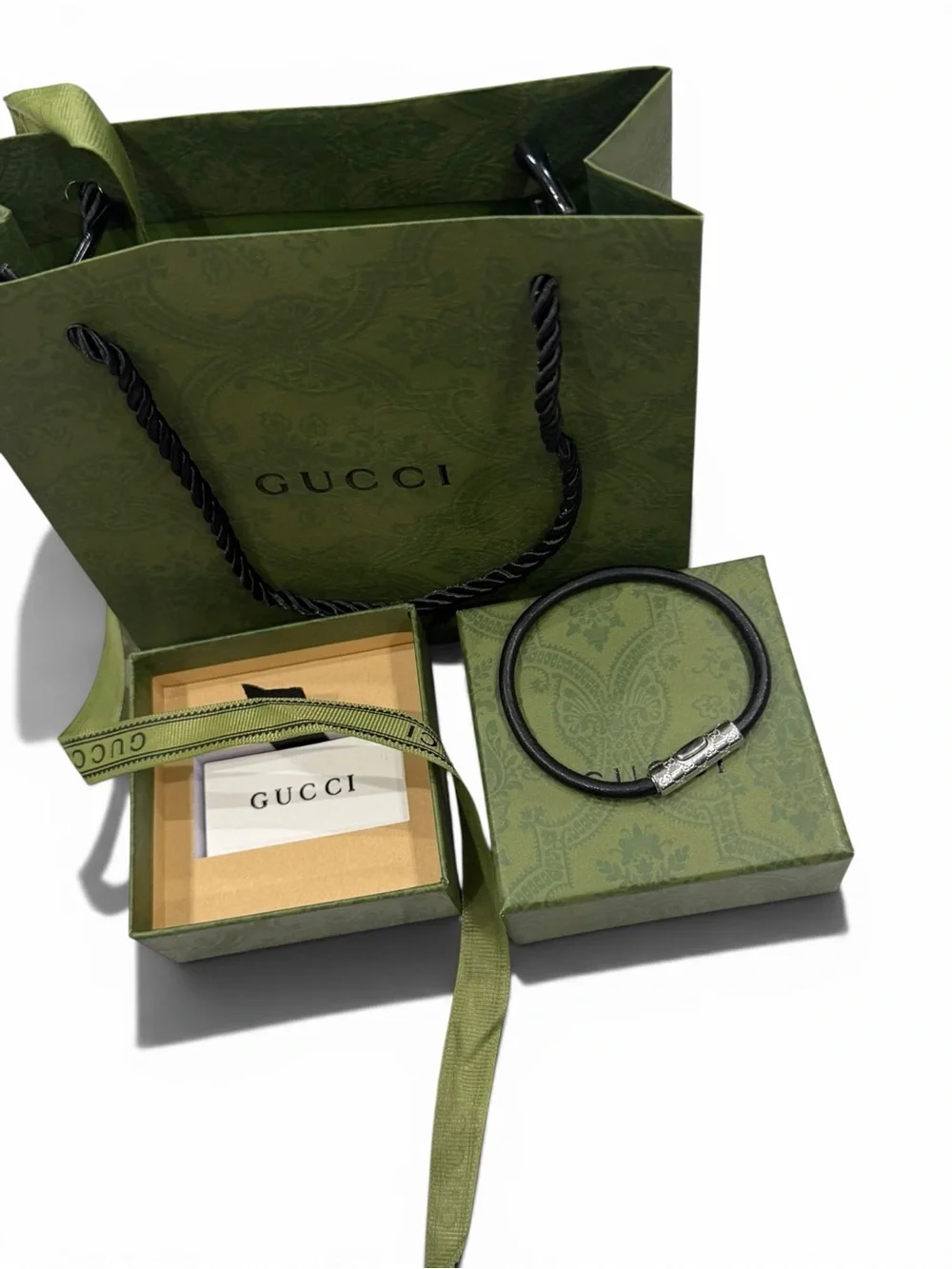 Gucci minimal leather